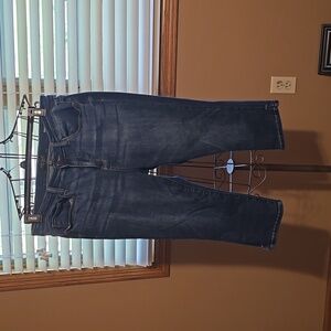 Judy Blue capri blue jeans!